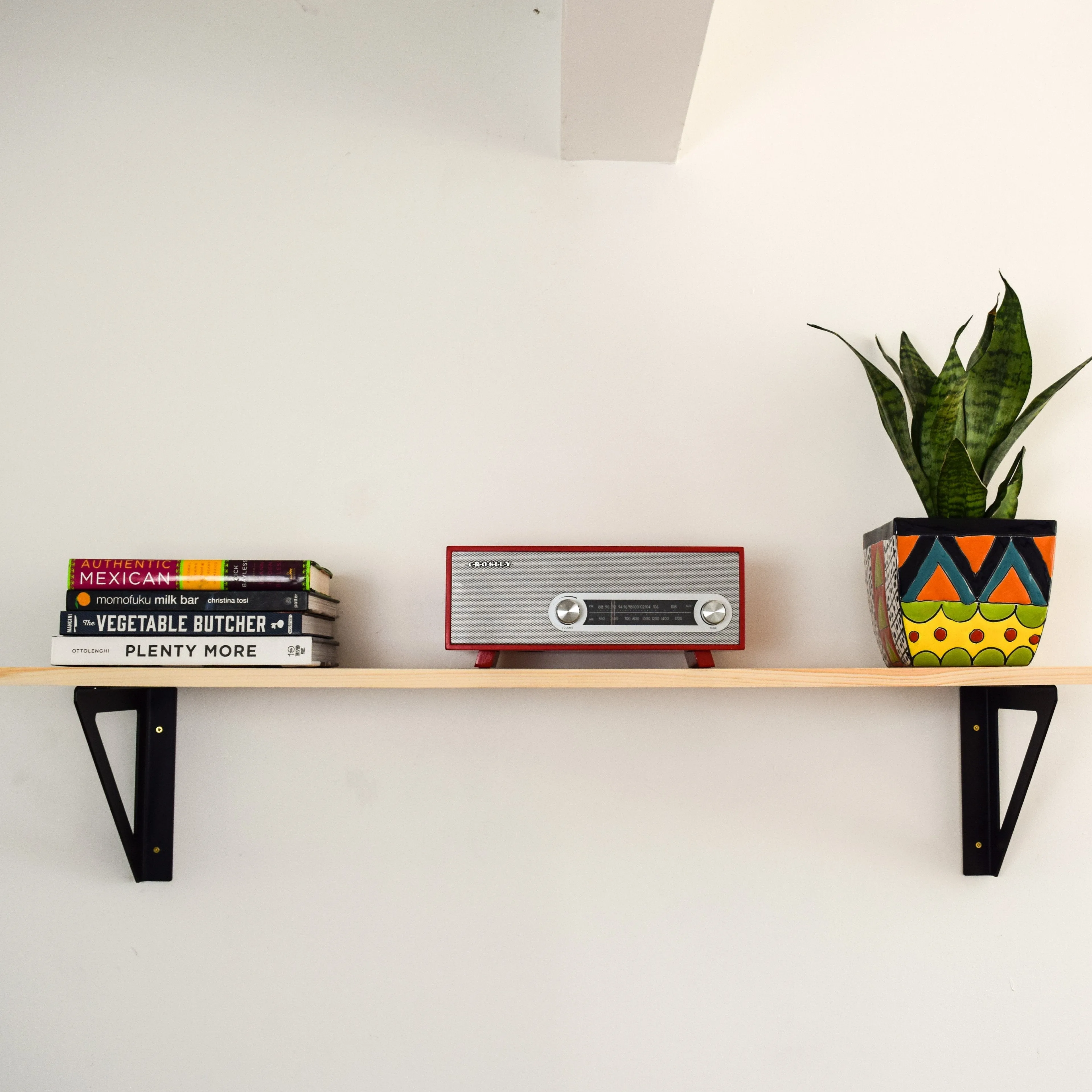 Minimalist Metal Shelving Bracket